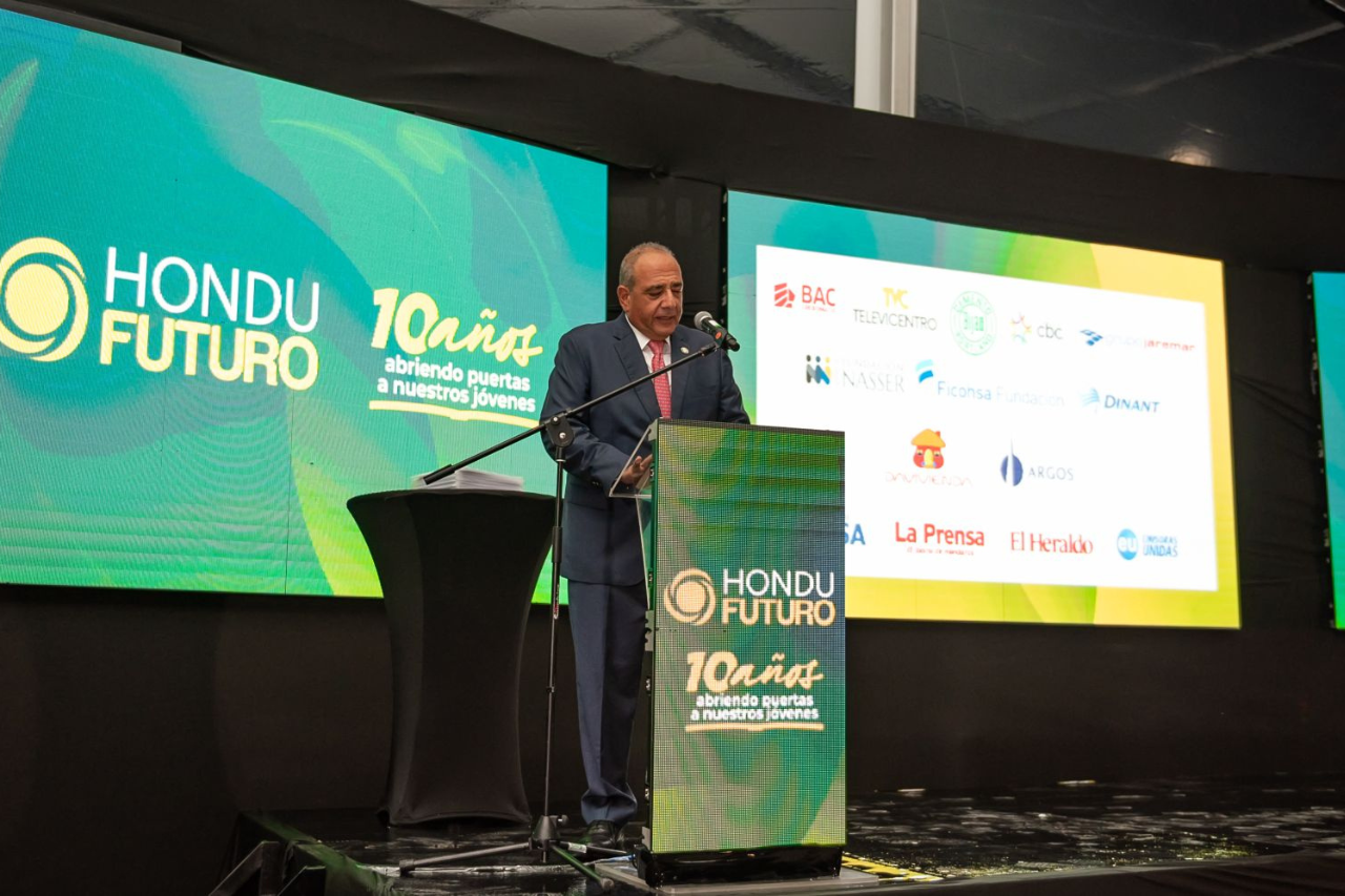 La labor de Camilo Atala impulsando el progreso y la educación de Honduras