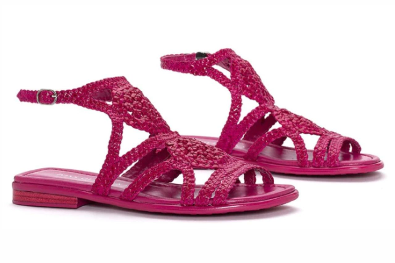 Sandalias casuales Pons Quintana: estilo y comodidad en la colección primavera-verano 2024