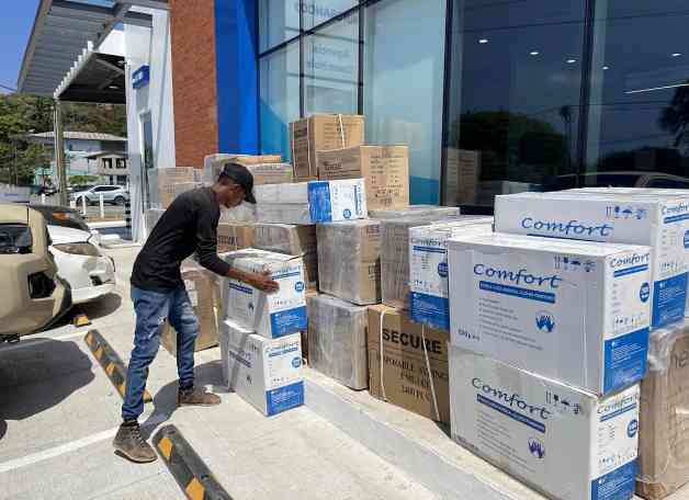 Grupo Ficohsa muestra solidaridad al apoyar con suministros médicos al hospital temporal en Roatán